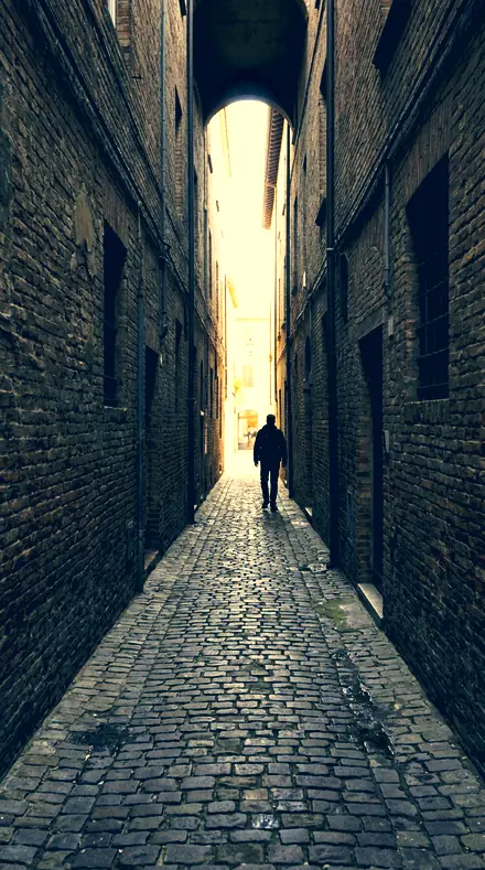 Halved Scale applied to The alley, lit warm, shaded cool