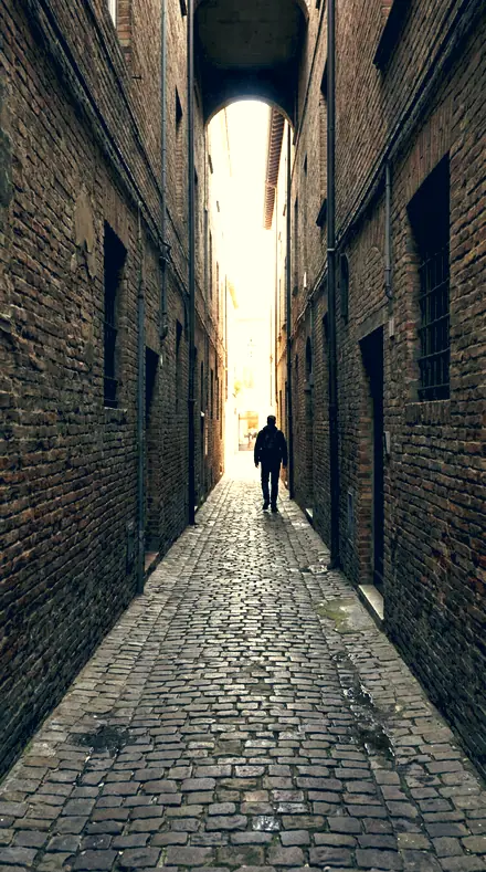 Halved Tone applied to The alley, lit warm, shaded cool